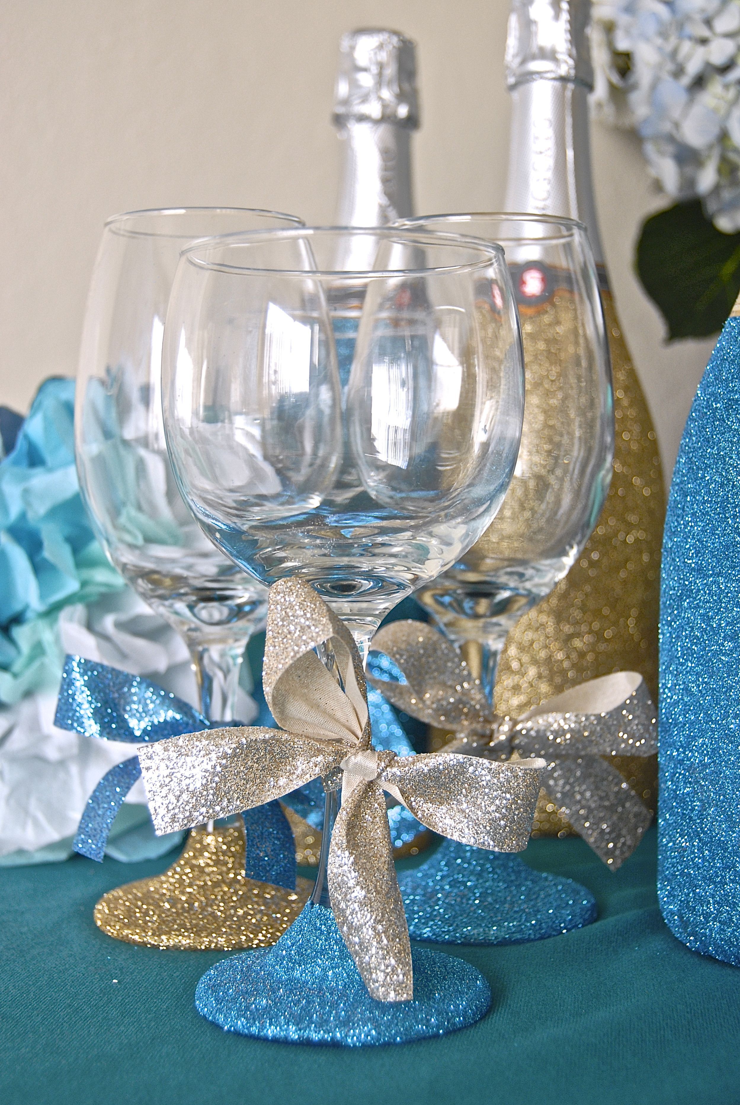 Glitter Bridal Shower Favors — Decorate wine glasses