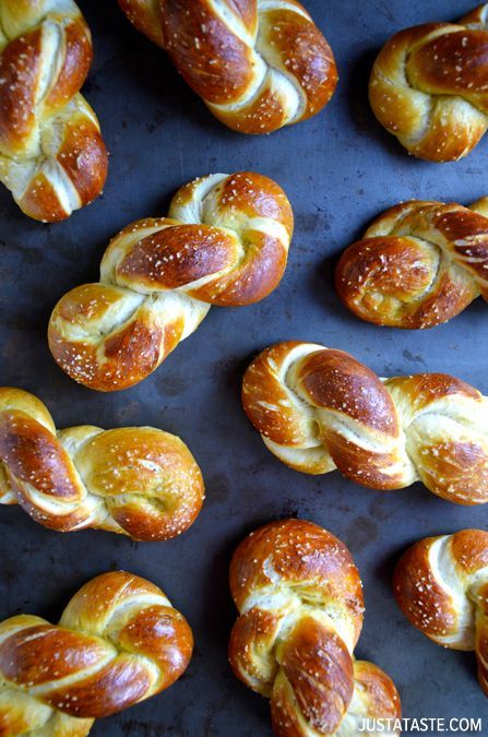 Homemade Soft Pretzel Twists #recipe These look amazing plus the mixer does the kneading for you! YES!