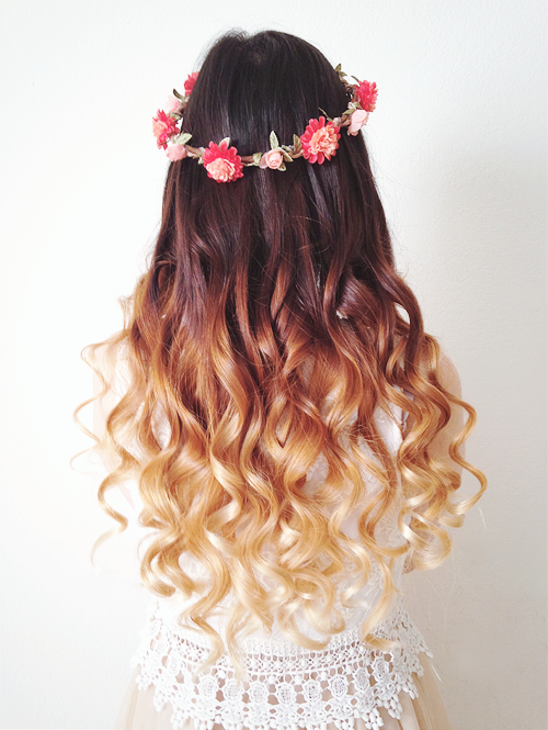 How did she get her curls so perfect? And the ombre totally works with the flower crown!