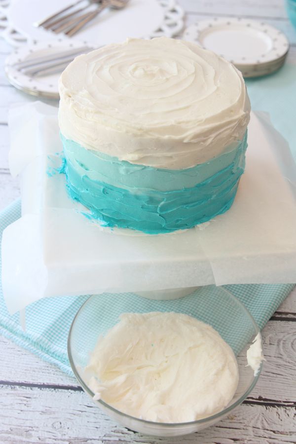How to frost an ombre cake! (i.e. The rules I didnt follow when I made Lilys first birthday cake…)