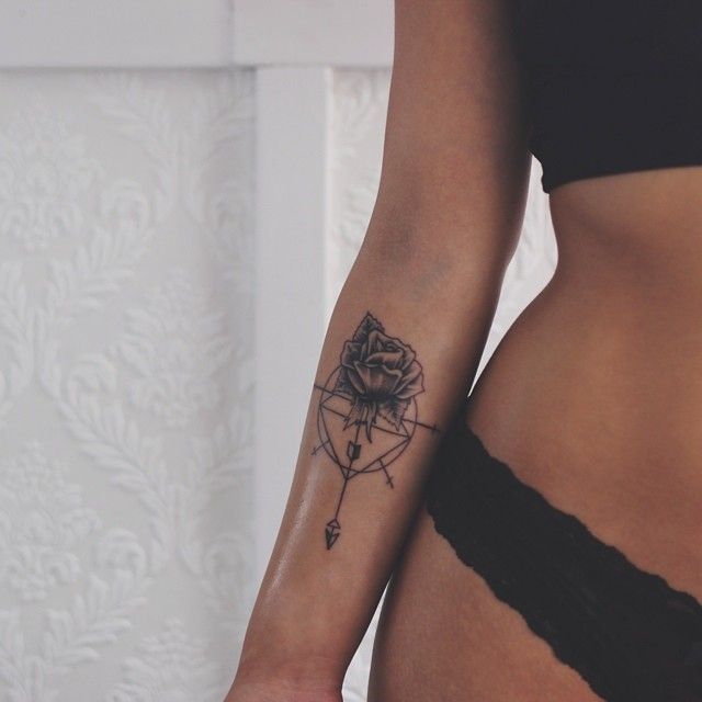 I loooove this tattoo. Its a combo of rose, dreamcatcher, diamond and arrow pointing to future. I love the meanings and the