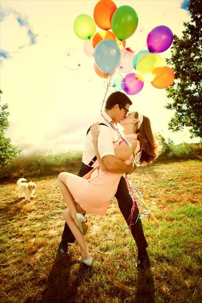 I want to do a photo shoot with balloons soo bad!!!