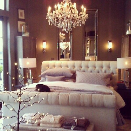 love this bedroom. so chic and fab.