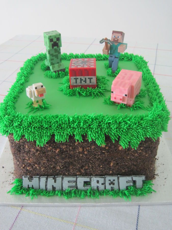 Minecraft grass block birthday cake – Oreo and Teddy Graham crumbs