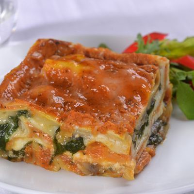 Pumpkin Lasagna with Mushrooms & Spinach Actually sounds good in a strange kind of way… Pumpkin and ricotta? Yum!