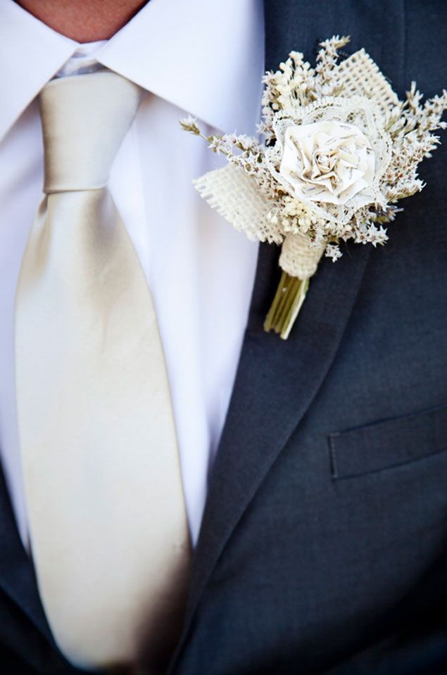 Rustic Boutonniere – PHOTO SOURCE • CORY KENDRA PHOTOGRAPHY | Featured on WedLoft