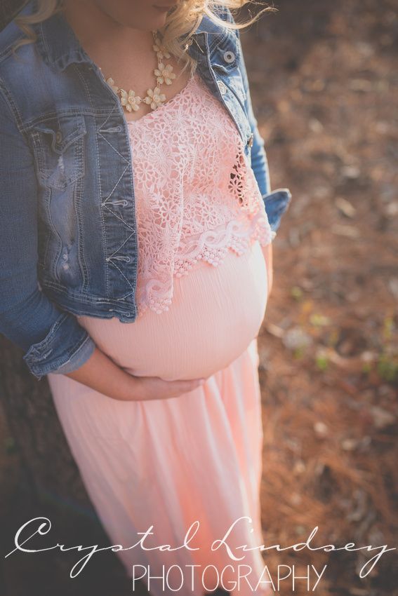 Sweet & simple maternity photography by Crystal Lindsey Photography