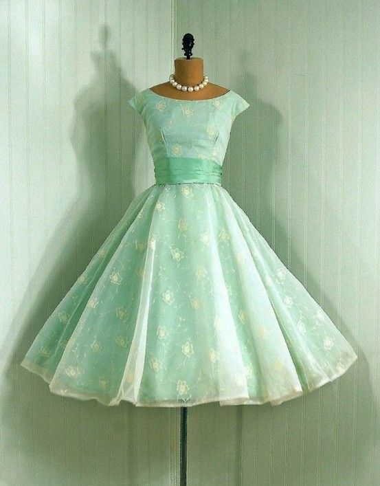 Vintage May guest: I’m Thinking how to sew vintage-style dress (for little girls but could easily be tweaked for big kids too)