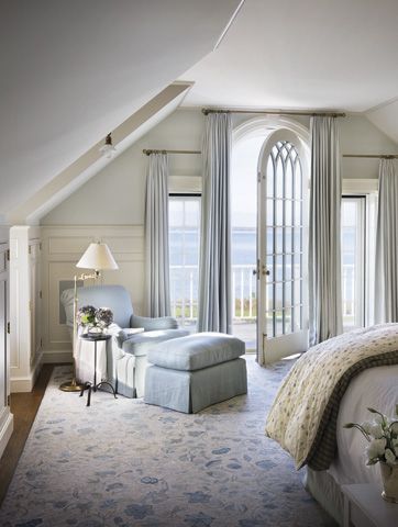 What a beautiful house on Marthas Vineyard! Lots of great ideas. Tons of beauty. This bedroom is fantastic!