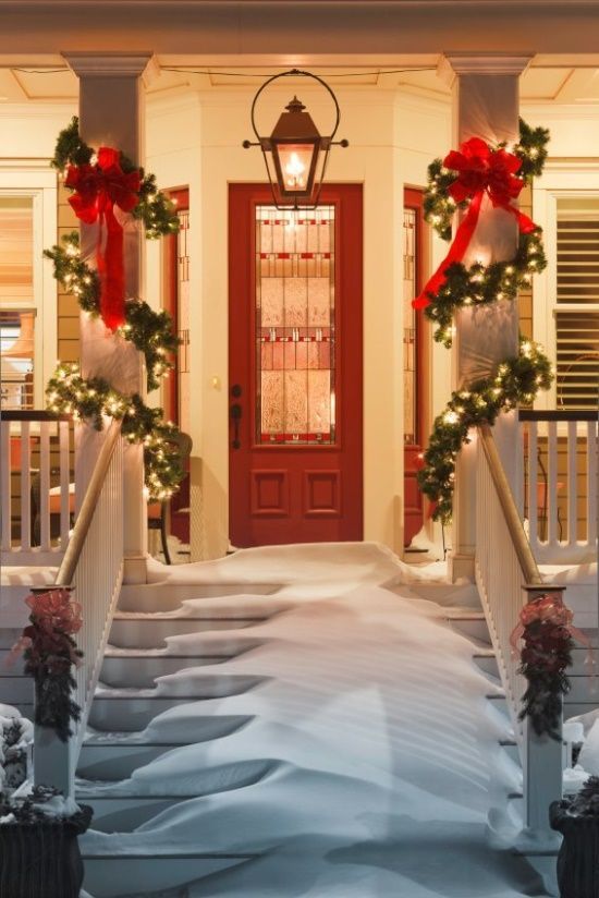 28 Christmas Decorating Ideas For Your Front Porch-possibly make the entry hall larger by bumping out the front door, maybe?