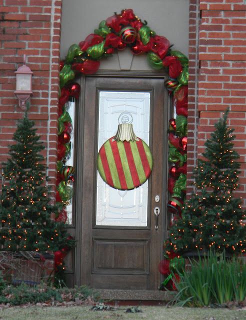 Christmas Doors -   Christmas Door Decorations Ideas