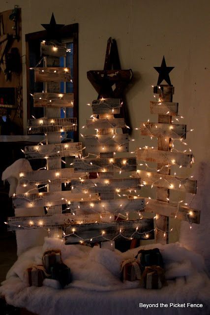 Christmas trees made from pallets!!!! for the front porch…