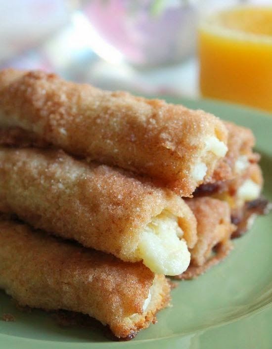 Cinnamon Cream Cheese Roll-Ups ~ Its like heaven in your mouth! So easy and so tasty… little bites of cinnamon cheesecake with a
