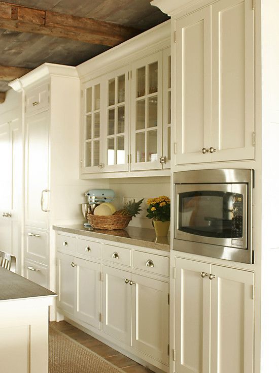 Cream Kitchen Cabinets – Country – kitchen – Shelter Interiors LLC