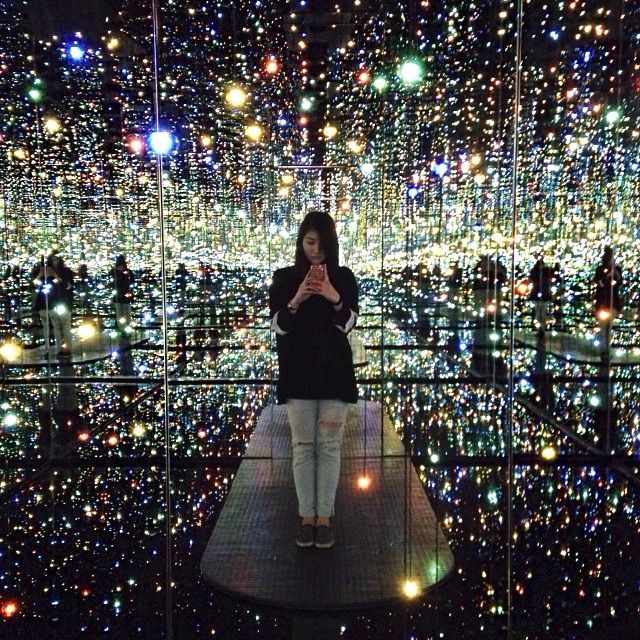 Japanese artist Yayoi Kusama is showing off her newest installations in New York. The Infinity Mirrored Room features hundreds of