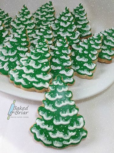 Simple Evergreen Cookies, love this on a white or silver platter