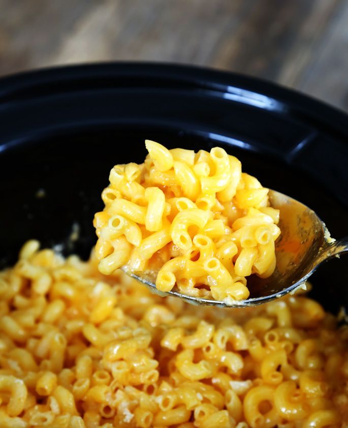 Slow Cooker Gluten Free Macaroni and Cheese. Mix it and forget it!