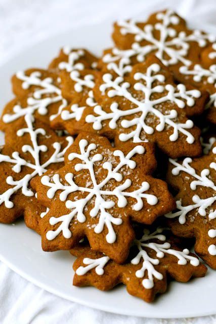 thinking about Christmas cookies! definitely want to make lots of these gingerbread cutouts with royal icing.