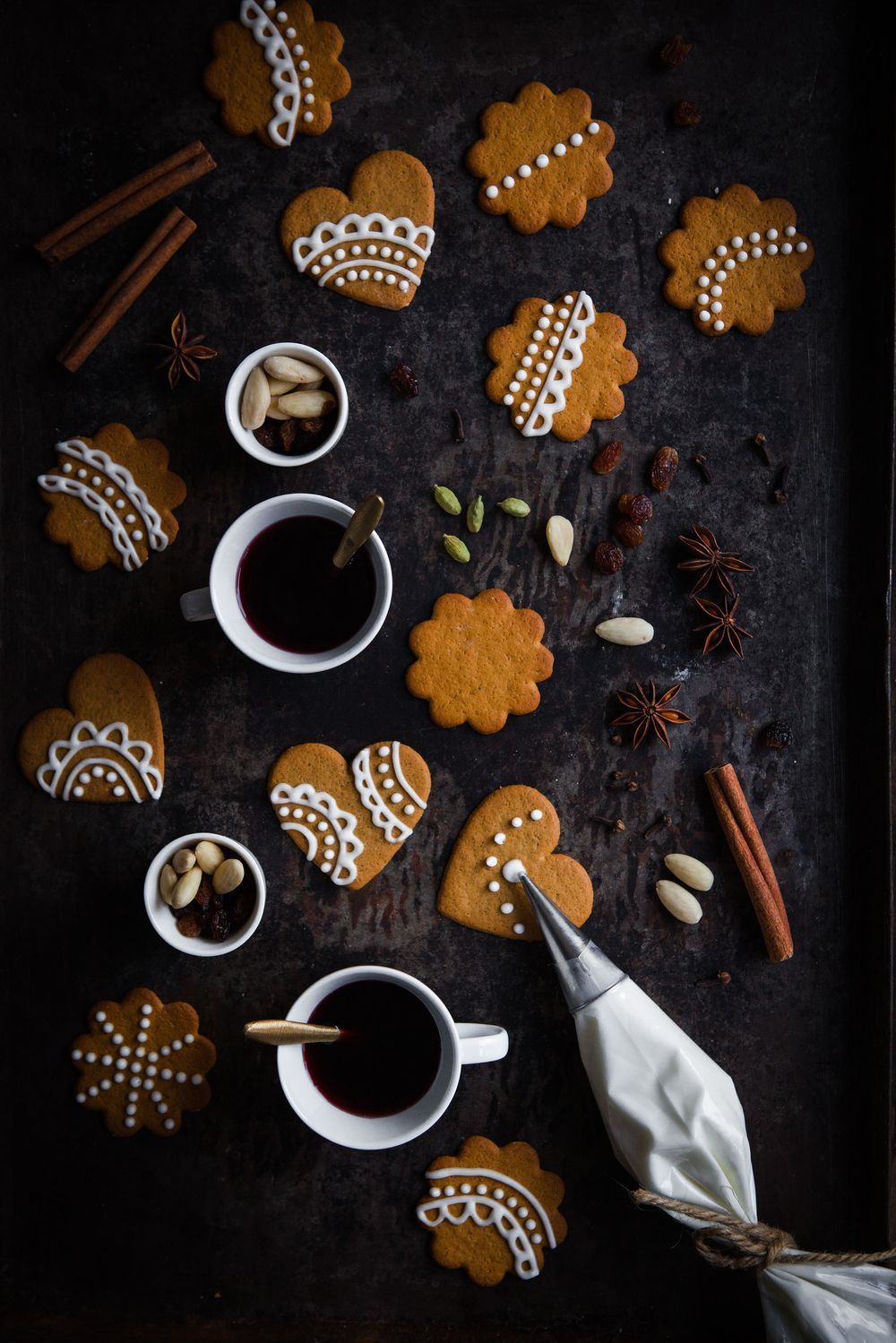 Warm Gingerbread Hot Chocolate with mini marshmallow