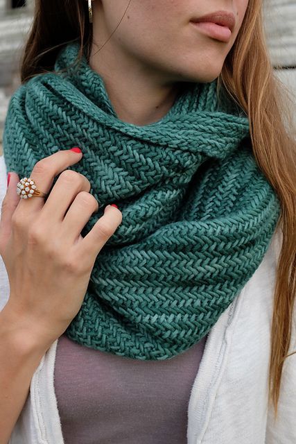 Whits Knits: Big Herringbone Cowl – The Purl Bee – Knitting Crochet Sewing Embroidery Crafts Patterns and Ideas!