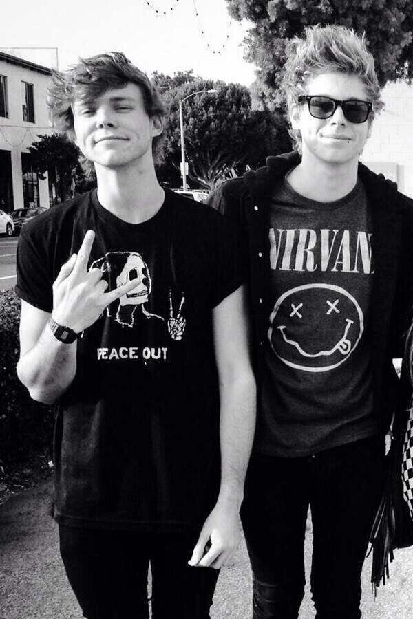 Ashton and Luke from 5 Seconds of Summer