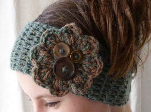 Aunt Melly!!! You know how to crochet, right?! Today’s is the boho winter headband, a PDF crochet pattern by threemagicsheep.