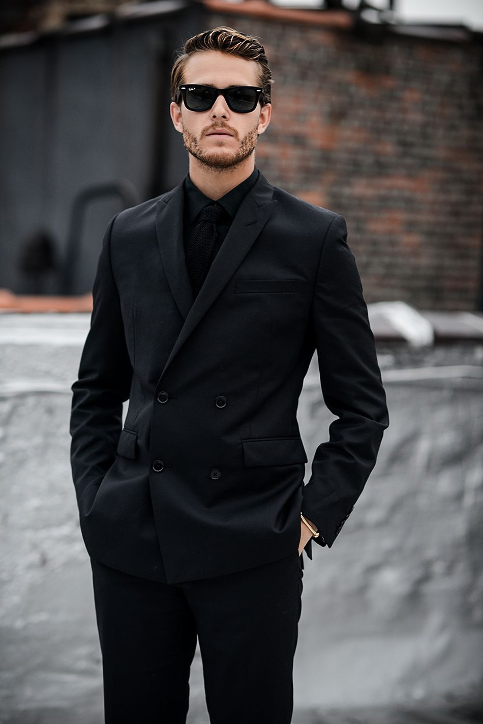 Blogger Adam Gallagher (IamGalla) keeping cool in this all black look.