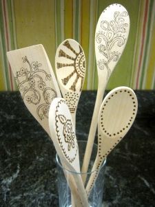 Burn wooden spoons! How flippin cute would these be to give as a housewarming or bridal shower gift?!