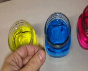 Hydrogel beads + colored water | 23 Extremely Freaky Chemical & Physical Reaction GIFs