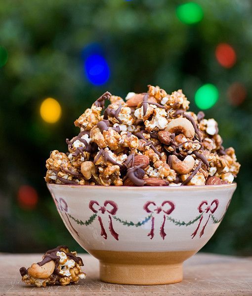 reindeer crunch..so have to make this! What an awesome homemade christmas gift. Just put it in a fancy container and they will