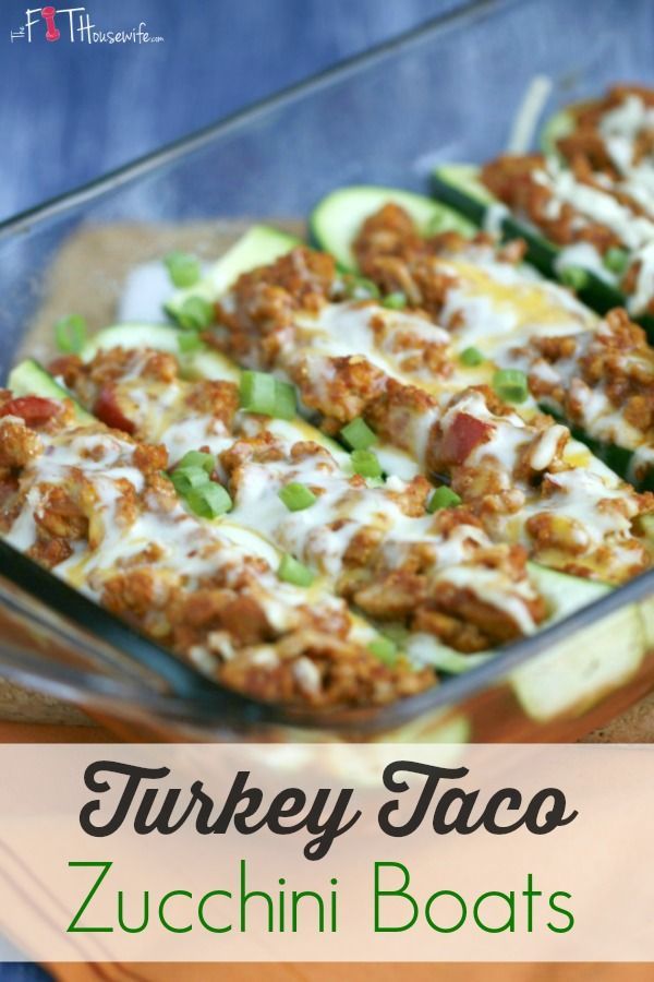Turkey Taco Zucchini Boats. A healthy and low-carb recipe the whole family will enjoy. 21 Day Fix approved. | The Fit Housewife