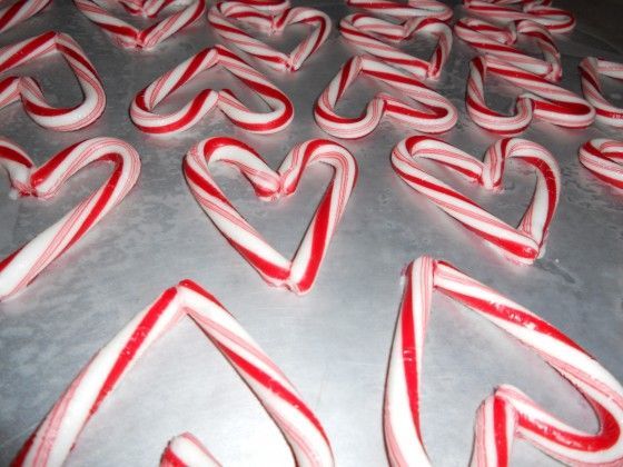 4 adorable homemade Valentine ideas.  Buy those candy canes when they are on clearance!