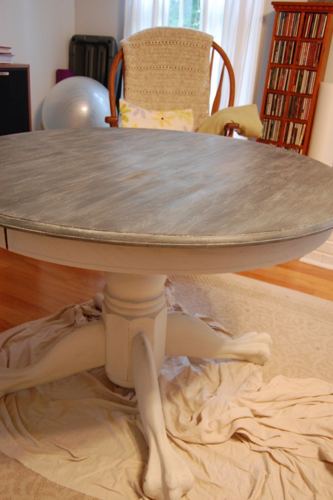 Annie Sloan – technique for a limed oak table