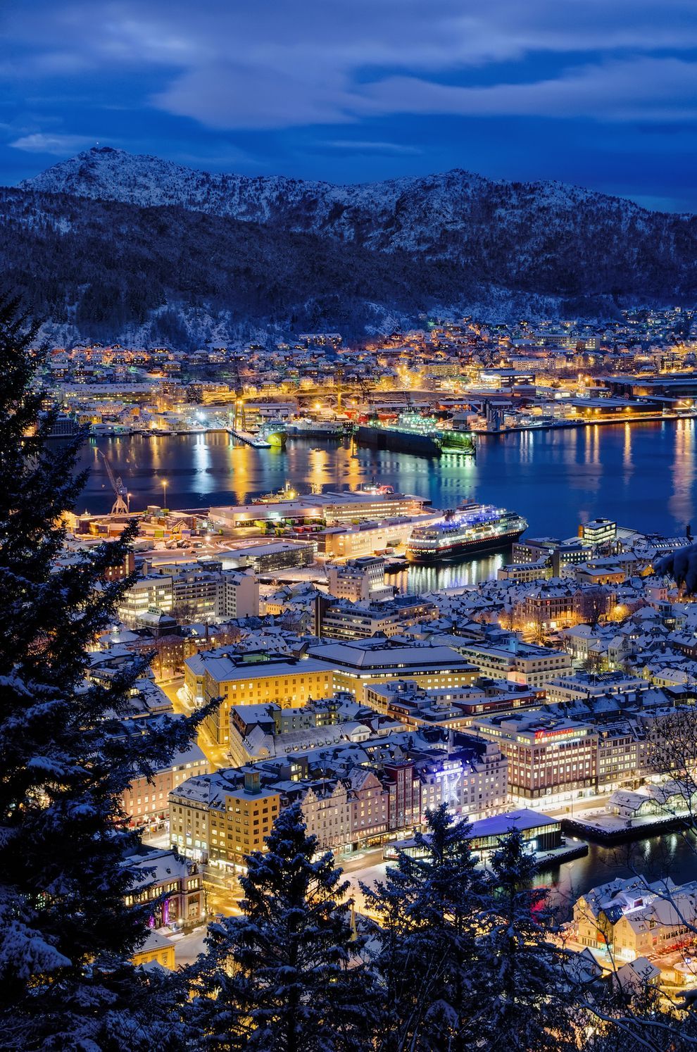 Bergen, Norway / 34 Places That Are Even Better During The Winter (via BuzzFeed) # WebMatrix 1.0