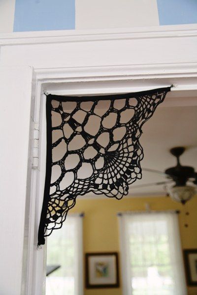 Cute little spiderweb corbels to decorate your doorways.   This craft is really easy and fun, and it adds a fun vibe to your room.