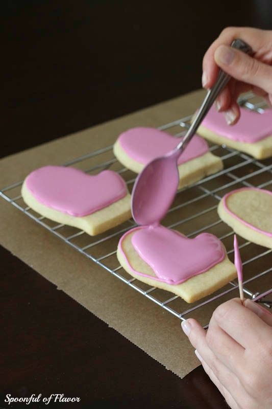 How to Decorate Cookies with Royal Icing ~ Tips and Techniques