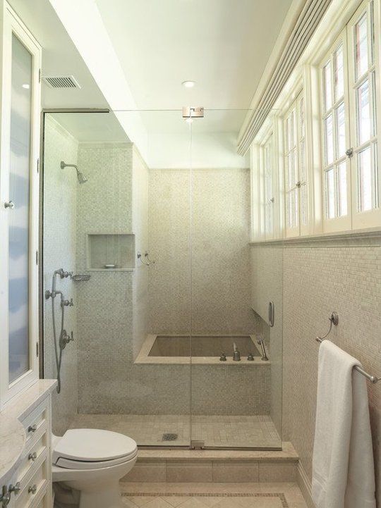 I have a recurring dream/nightmare that takes place in a house with a bathroom EXACTLY like this.