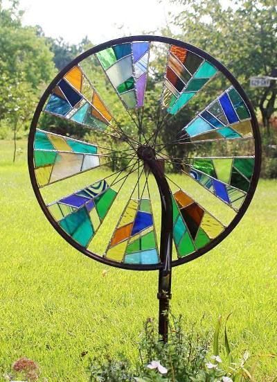 Make a stained glass garden spinner