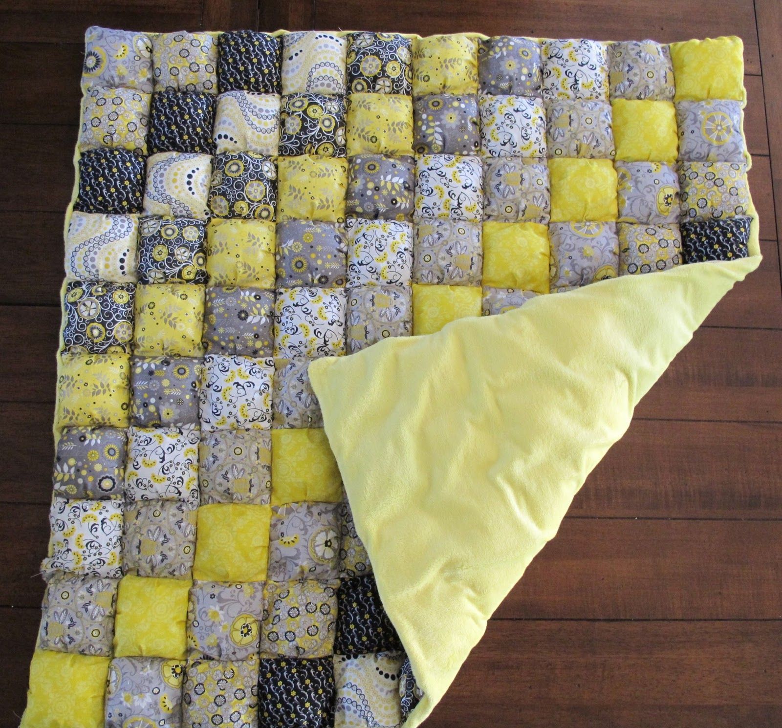 Puff Quilt Tutorial for Beginners…would be super cute in Izzys room with the furniture I bought!-MB
