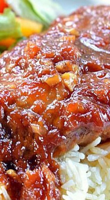 Slow Cooker Honey Garlic Chicken ~ This is so fantastically easy… There are only 5 ingredients in this recipe!