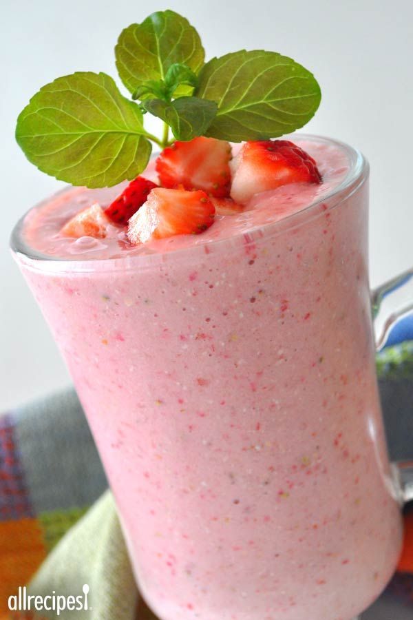 Strawberry Oatmeal Breakfast Smoothie | “This is a very delicious, filling, and versatile shake. You could easily substitute any