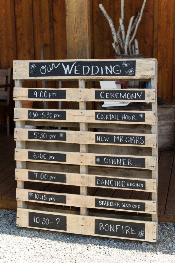 This DIY rustic sign is so much fun for your outdoor wedding.