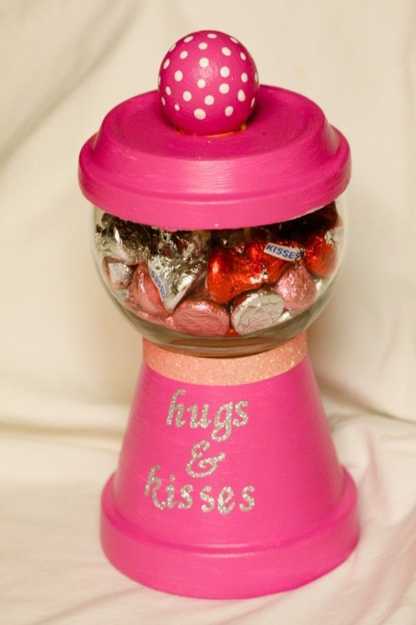 Valentine’s Day Craft: Hugs and Kisses Gumball Machine, 2014 Valentines Day crafts, Creative Crafts for 2014 Lovers Day