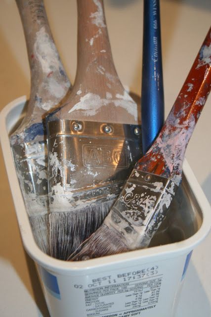 Clean Paint Brushes: Soak in hot vinegar for 30 minutes and good as new!