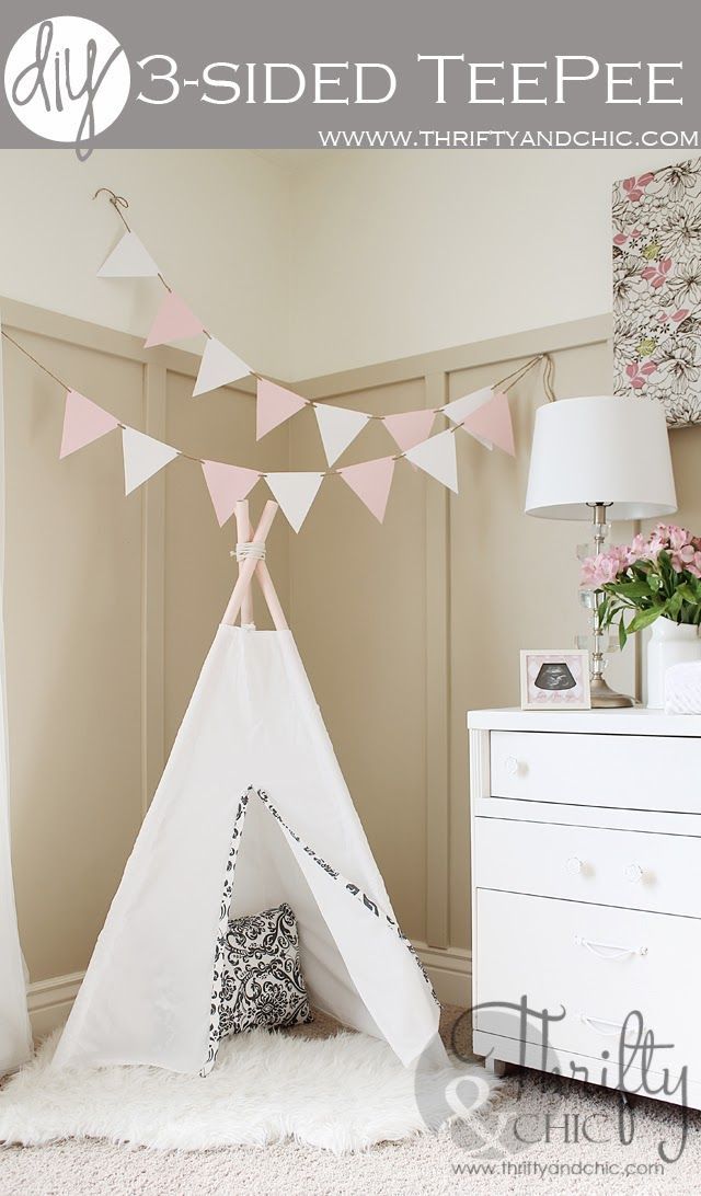 DIY 3 sided teepee. Uses PVC pipes for the frame.
