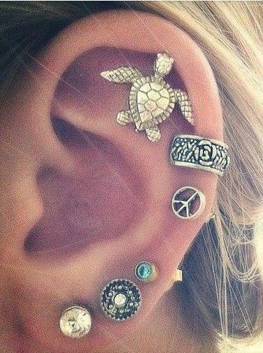 I’m in love with the turtle earring!