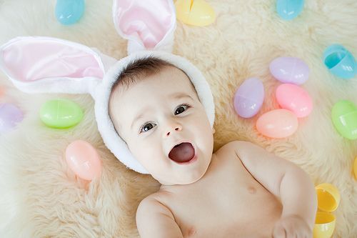 its easy to set up this scene for baby’s first easter picture