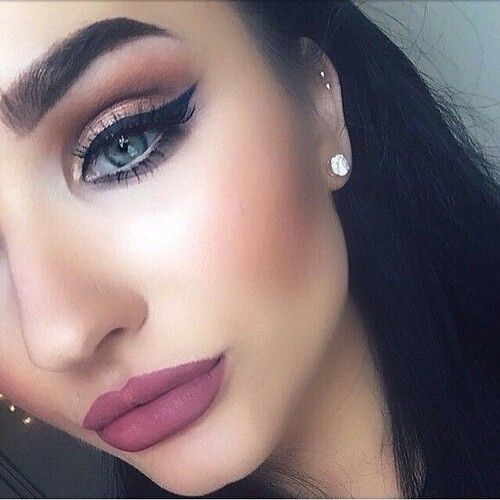 Love the eye makeup! Too much brow though. Still beautiful! | Kylie Jenner Makeup | Fall makeup | Beauty | Makeup ideas