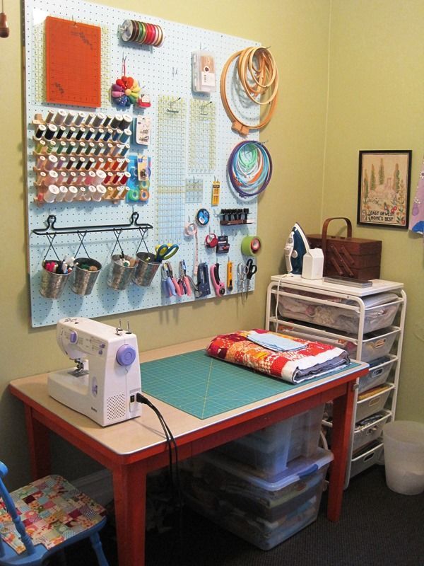 Love this setup for a sewing area – need the board for storage (even though I don’t have that much stuff)!