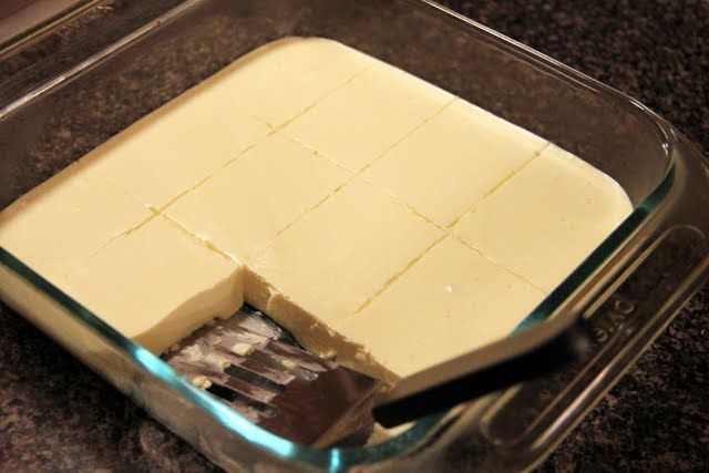Low-Carb Lemon Cheesecake Squares 1 cup water 1 box lemon gelatin 2 boxes cream cheese 1 tablespoon lemon juice